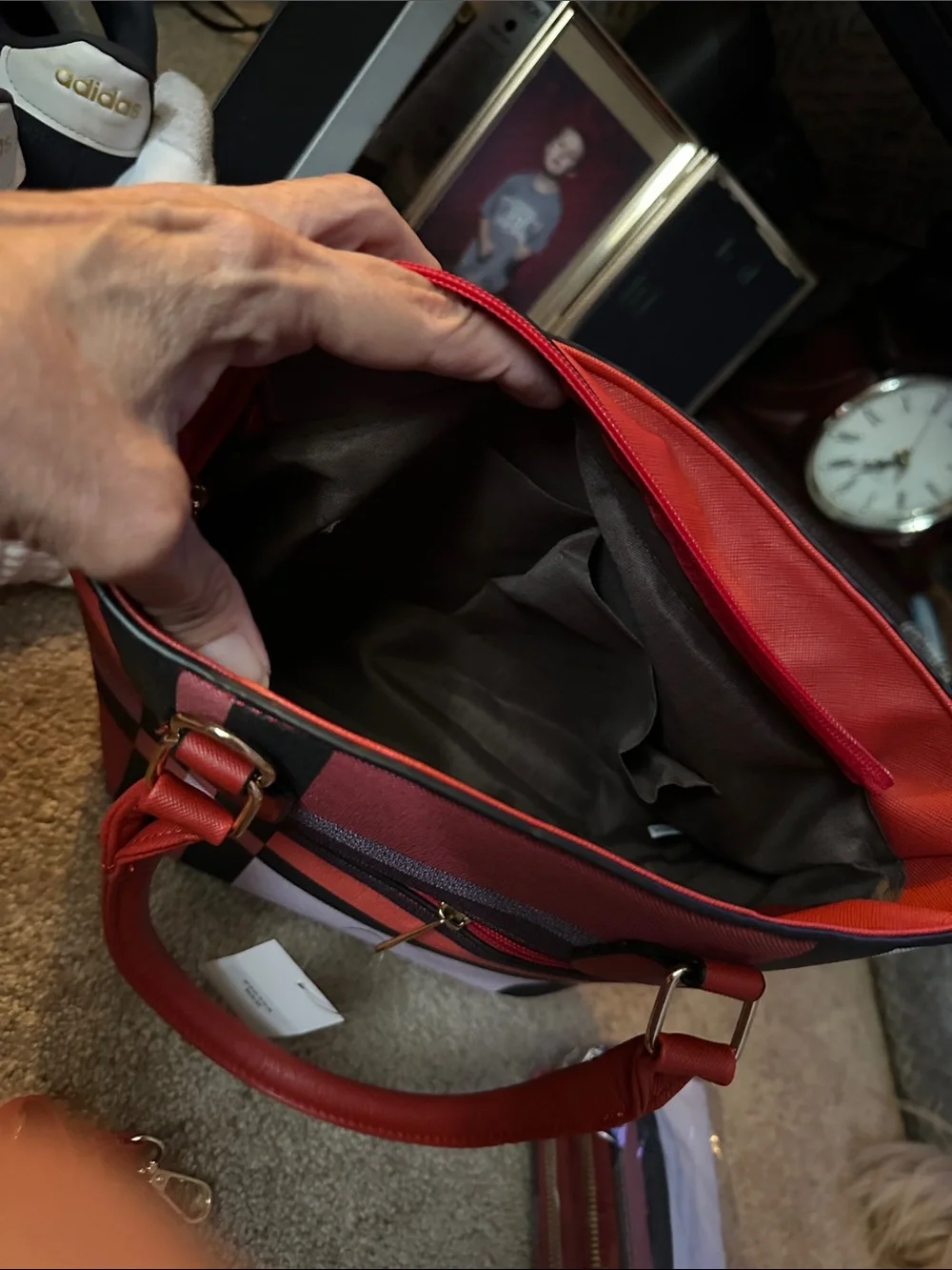 Small tote with wallet